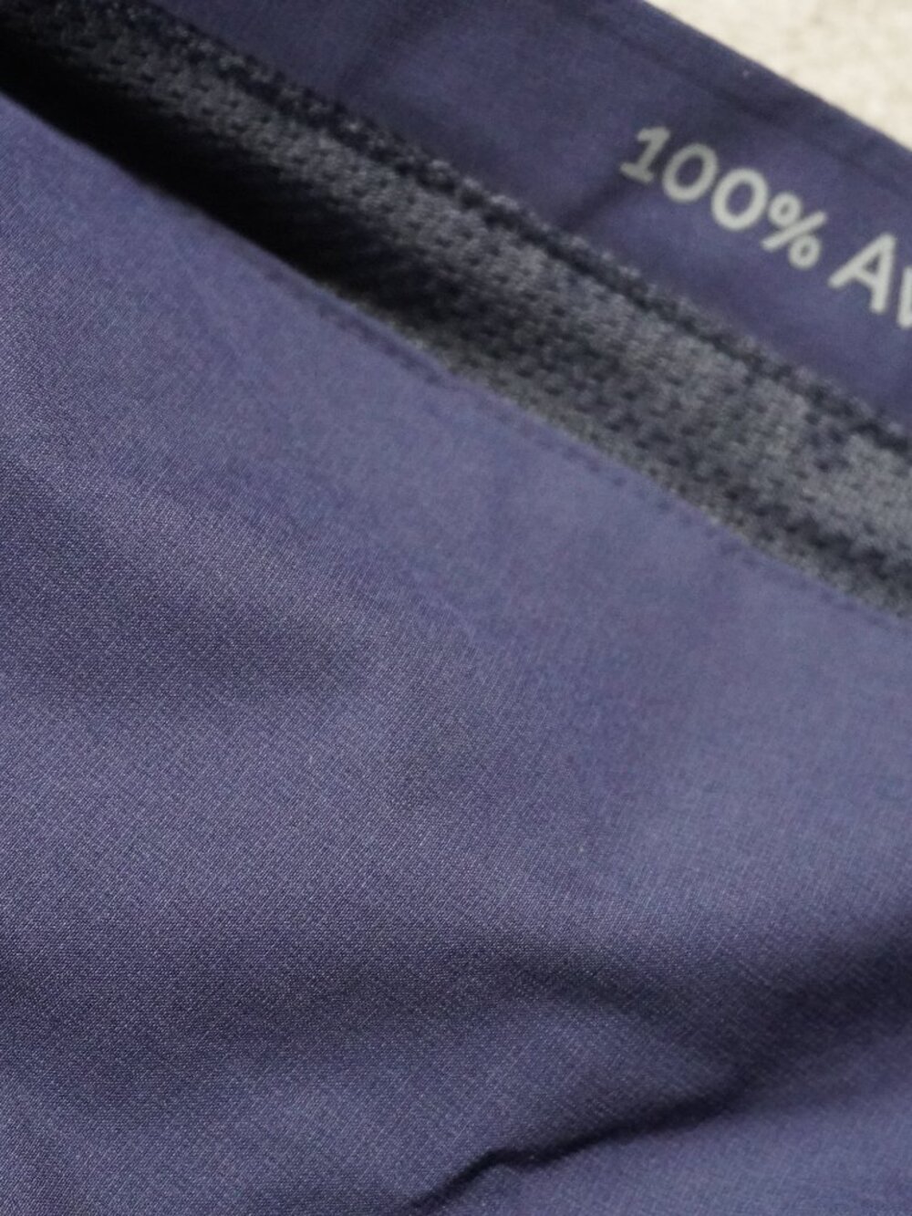 Figs Navy Sydney Scrub Jacket in Small - Picture 5 of 16